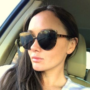 Meet your Posher, Emmy